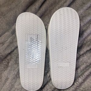 Brand new pink sandles